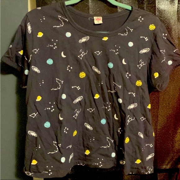 Cropped Galaxy Tee XL - Picture 1 of 2